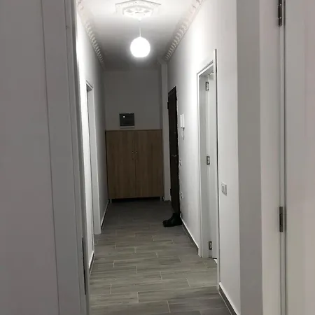 Relux Rezidenc , Shkoze Apartment